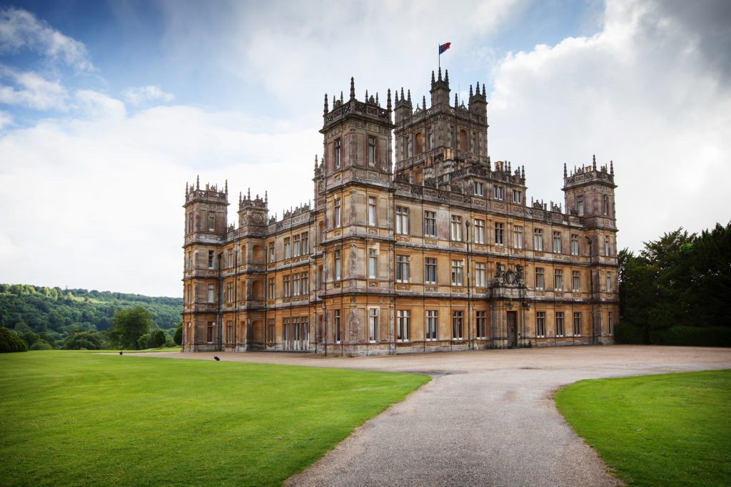 Où Se Trouve Le Château De Downton Abbey Critique - Downton Abbey, série britannique, succès international